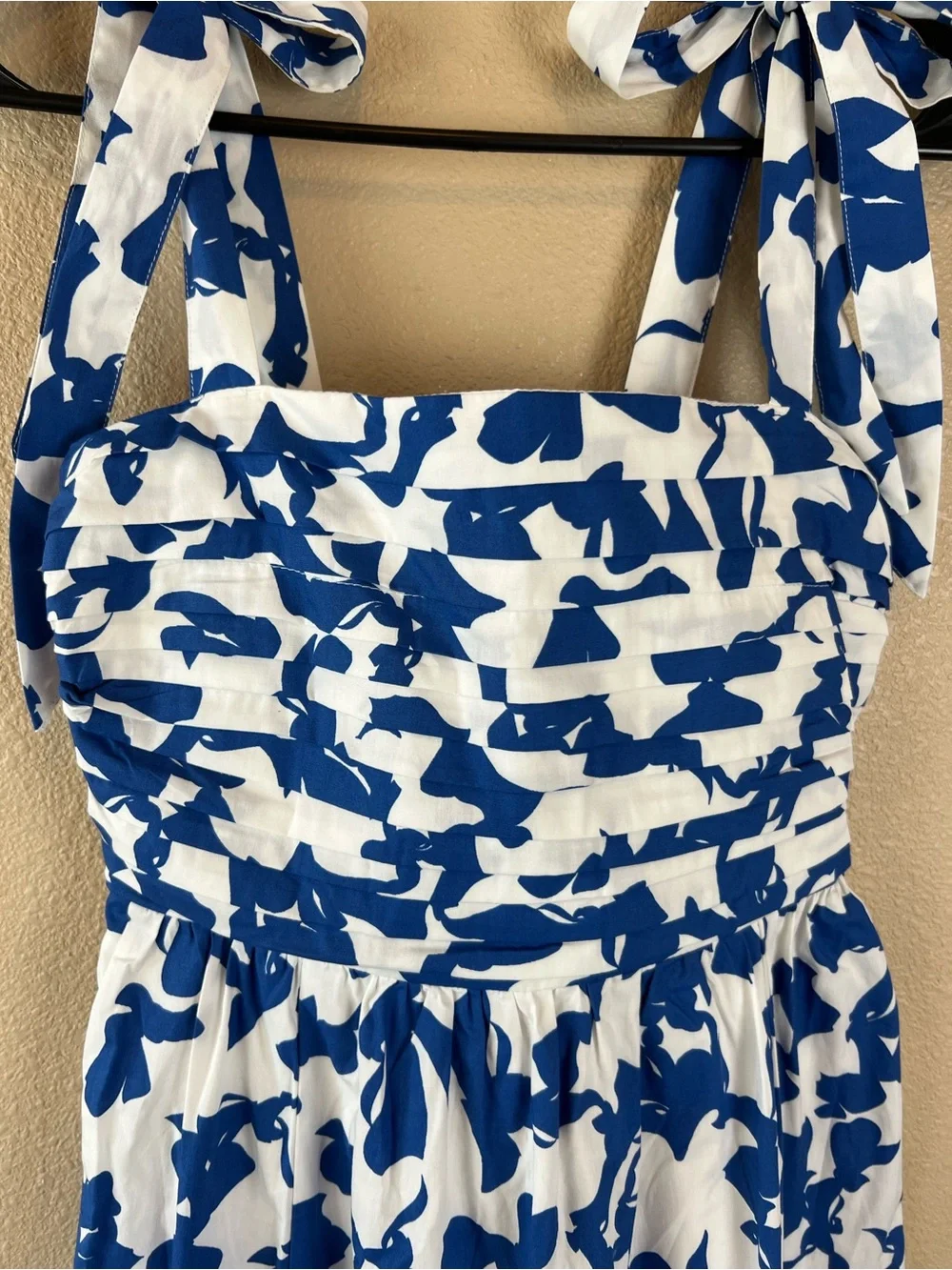 Abercrombie & Fitch blue white